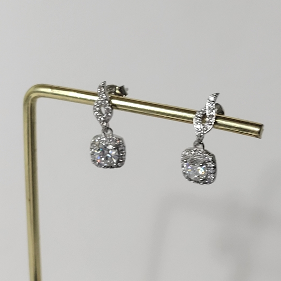 1ct GENUINE CERTIFIED MOISSONITE DIAMOND💎 EARRINGS 18kg/ 925 sterling silver 👀 - Picture 8 of 16